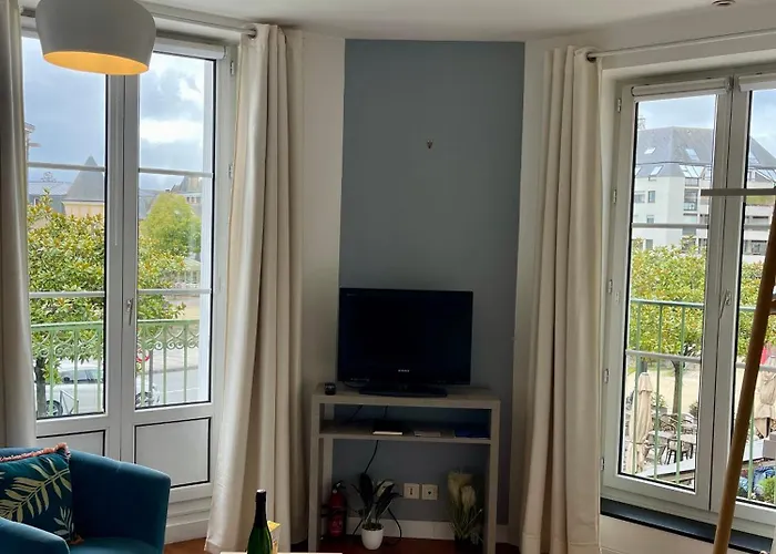 Le Balcon De La Place