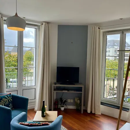 Le Balcon De La Place Dinan Exterior photo
