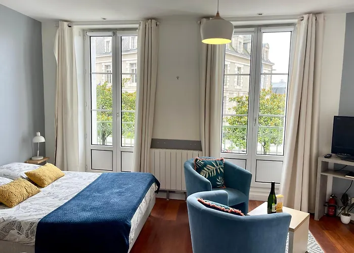 Le Balcon De La Place